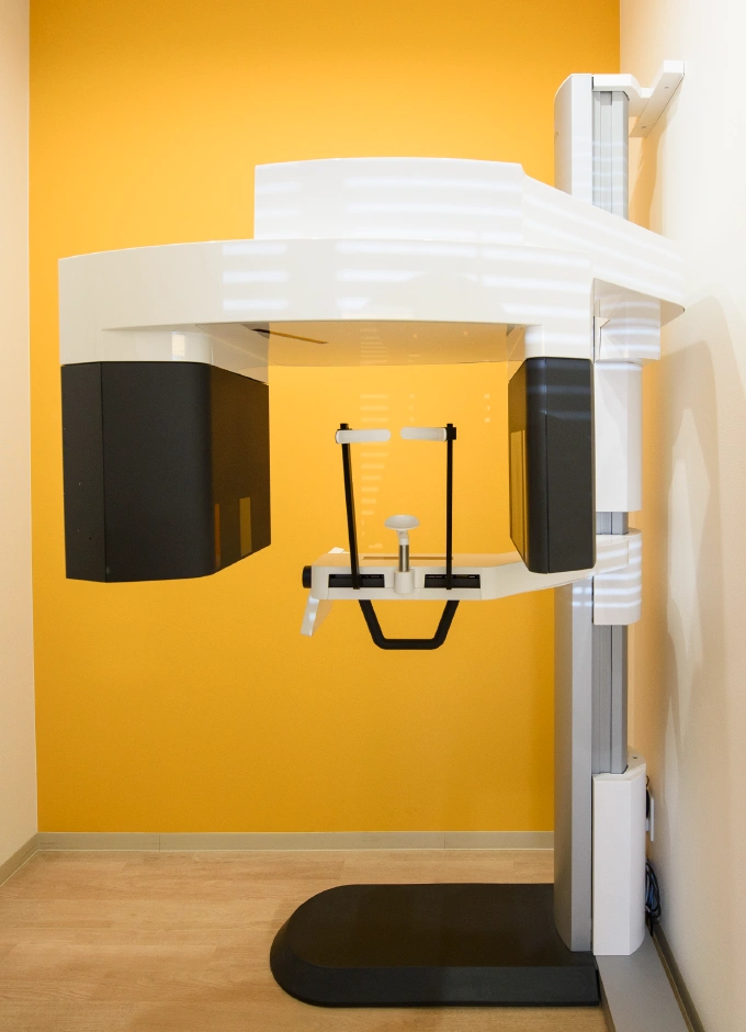 [写真]より的確な診断が可能な歯科用CTでの検査も行っています。 1