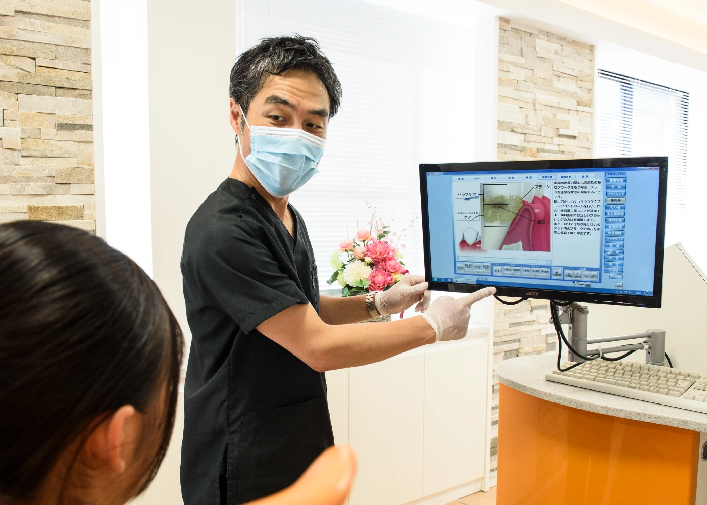 [写真]アットホームで明るい雰囲気なので、気軽に何でも相談できる。