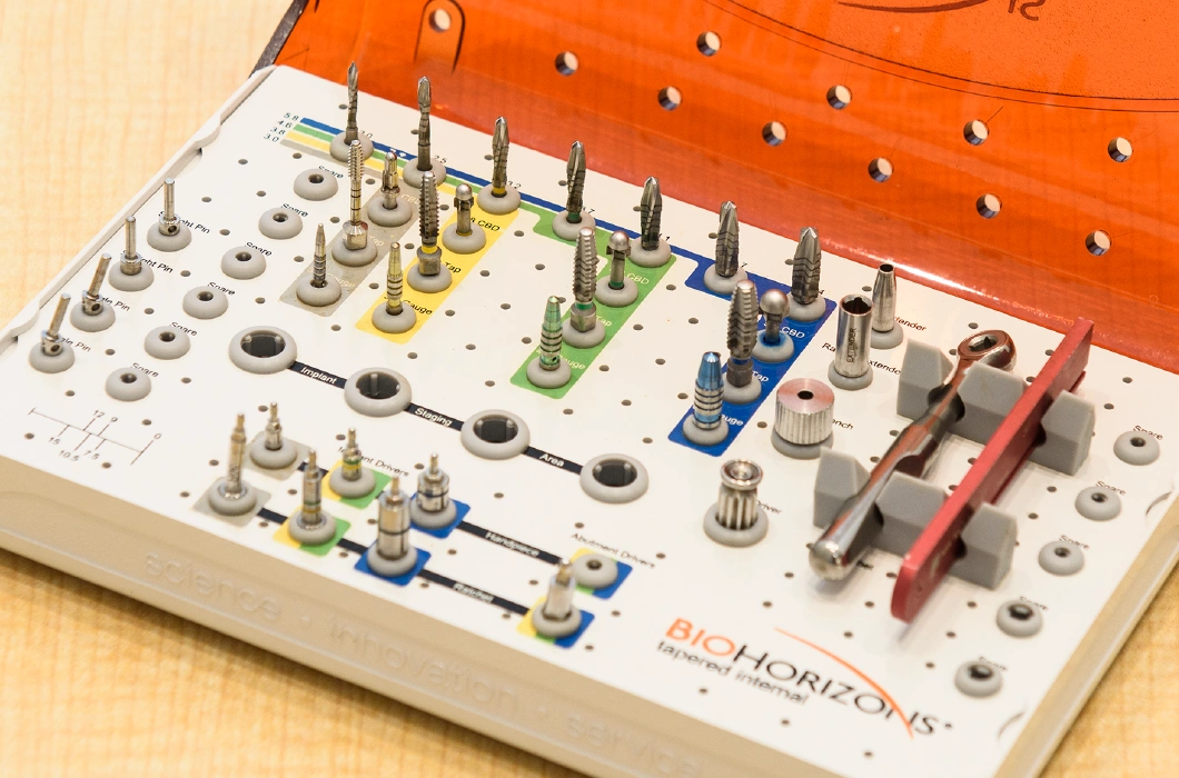 [写真]インプラントのメリットとデメリット